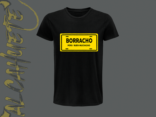 Camiseta negra con estampado amarillo de señal de advertencia que dice "Borracho, pero buen muchacho". Diseño divertido y llamativo.